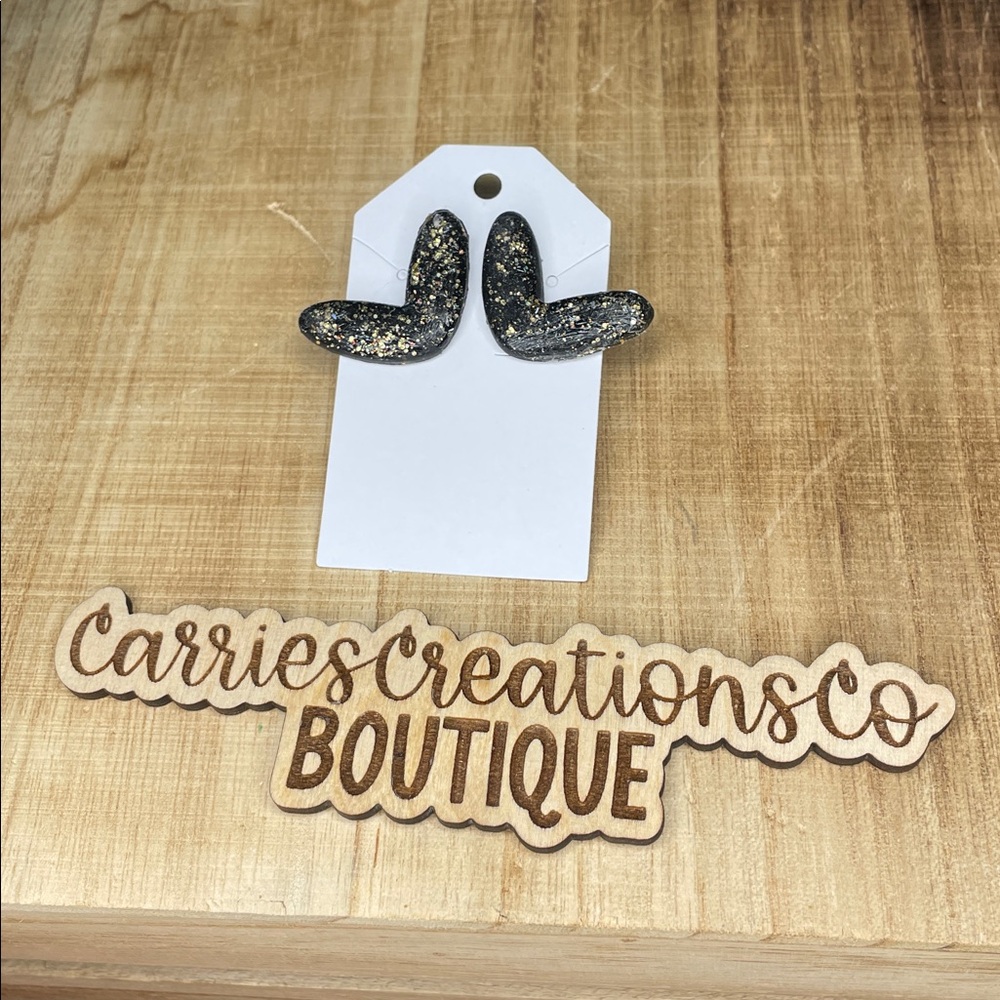 CarriesCreationsCo Black Heart Glitter Stud Earrings